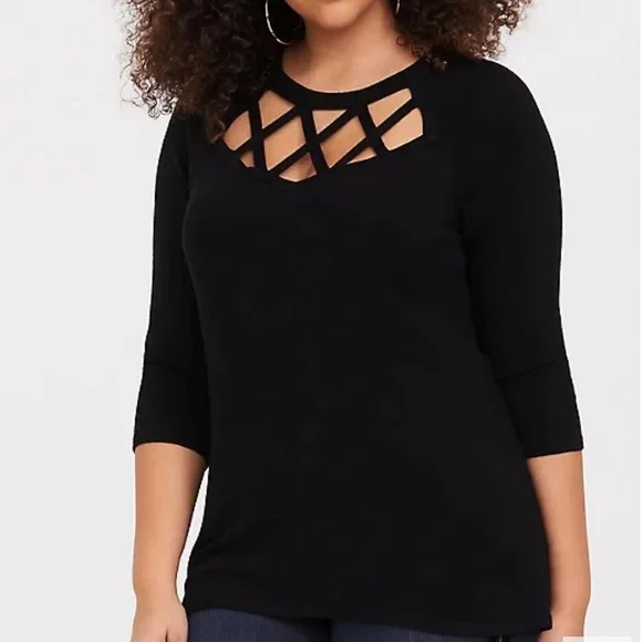 Black Lattice Front Pullover Sweater - Picture 2 of 10